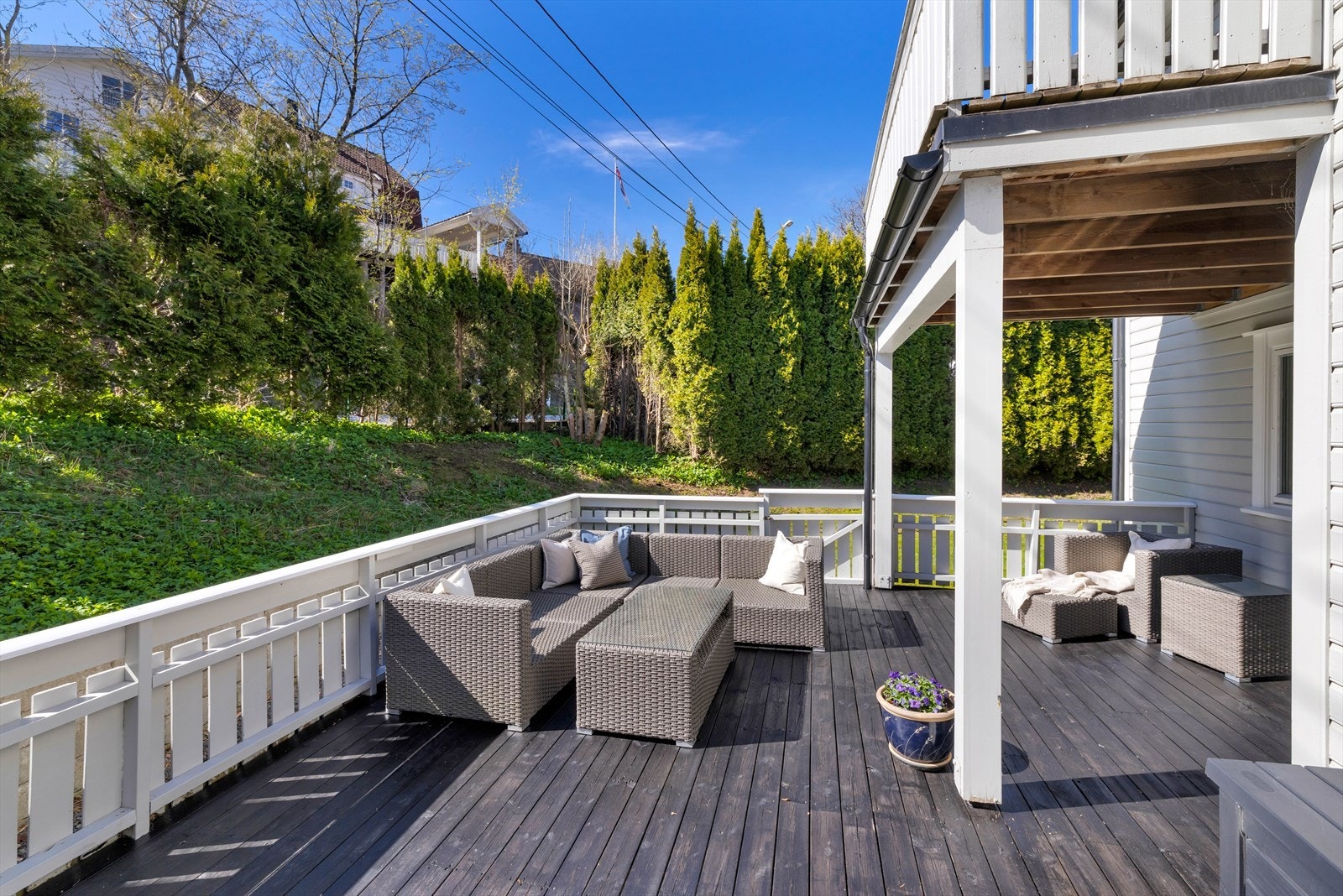 Terrasse med utgang fra stuen Galleribilde