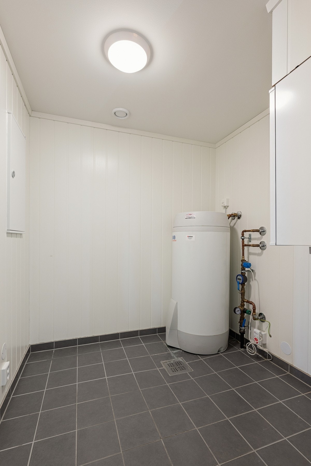 Det er opplegg for vaskemaskin på badet. Galleribilde