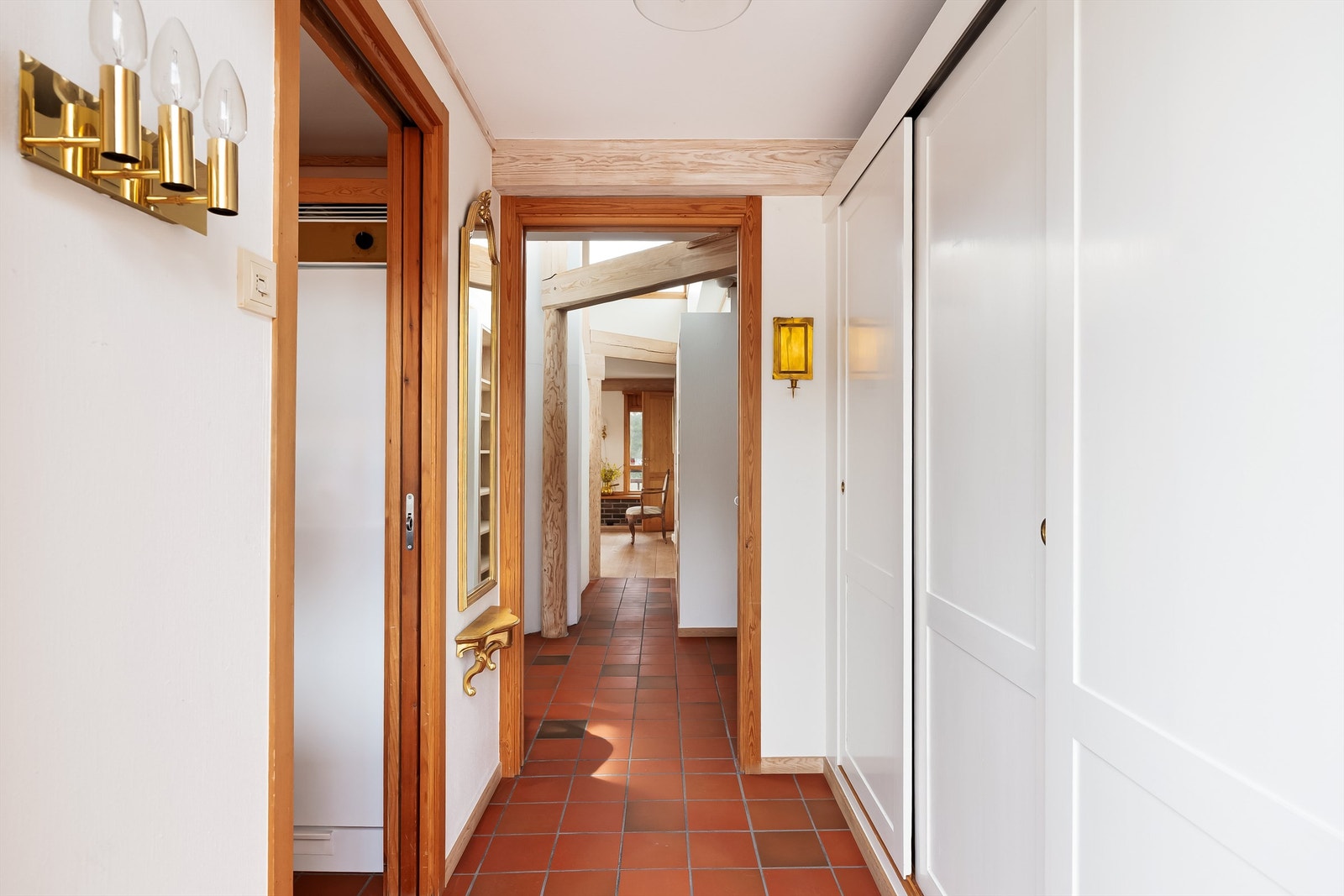 Entré i 1.etg (hovedinngang). Galleribilde