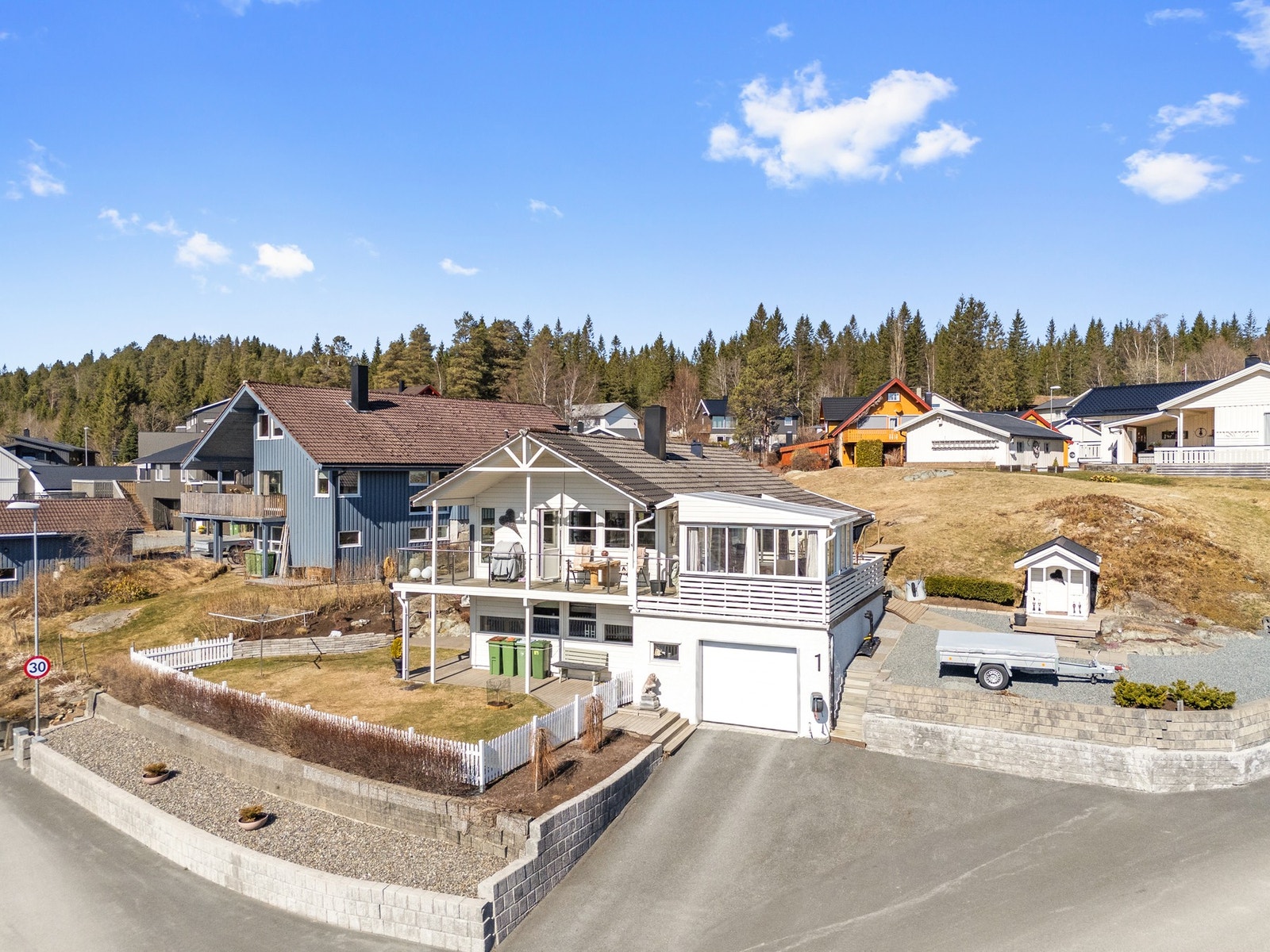 Flott eiendom beliggende i Garnes. Foto av Olav Sunde/Interiørfoto. Galleribilde
