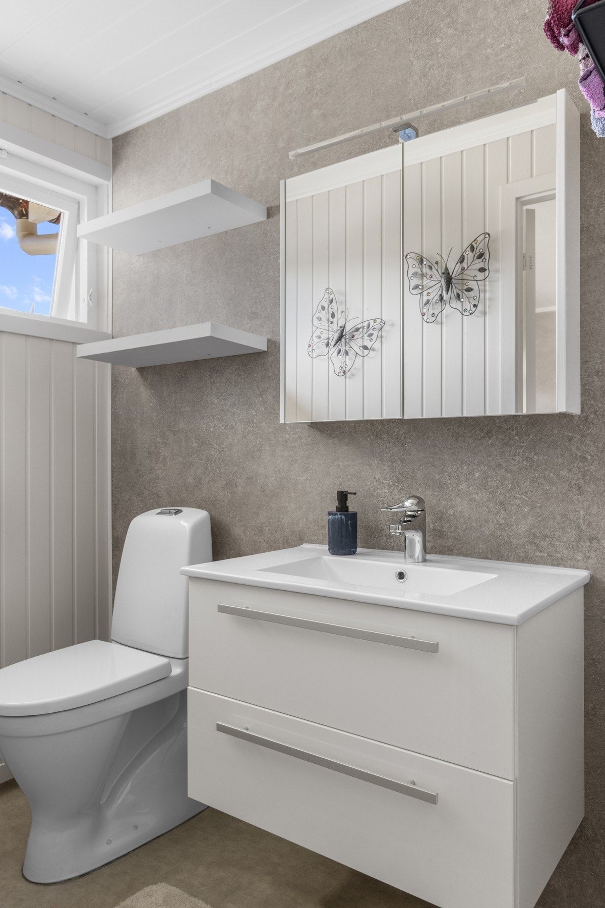 Wc i tilknytning til hovedsoverom. Galleribilde