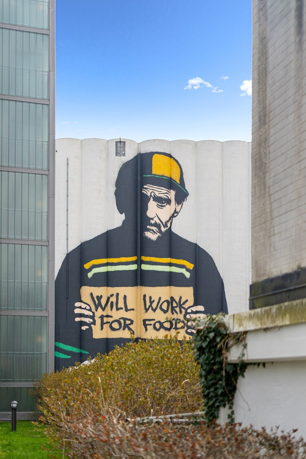 Nærområdet er kjent for sin urbane kunst, som gir karakter til bydelen. Galleribilde