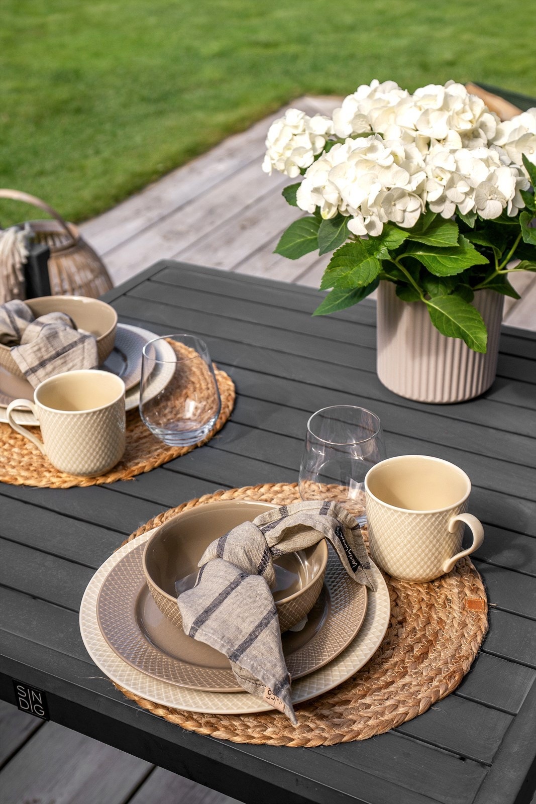 Sommerdager på terrassen. Galleribilde
