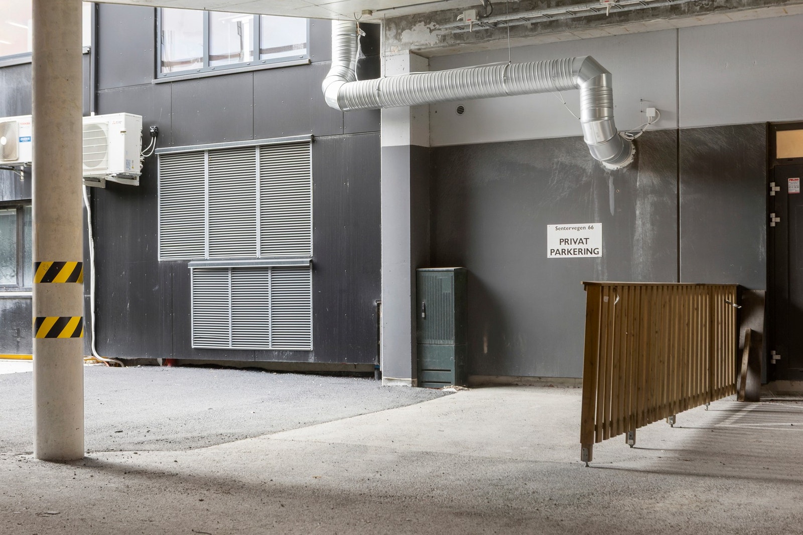 Tilhørende parkeringsplass. Galleribilde