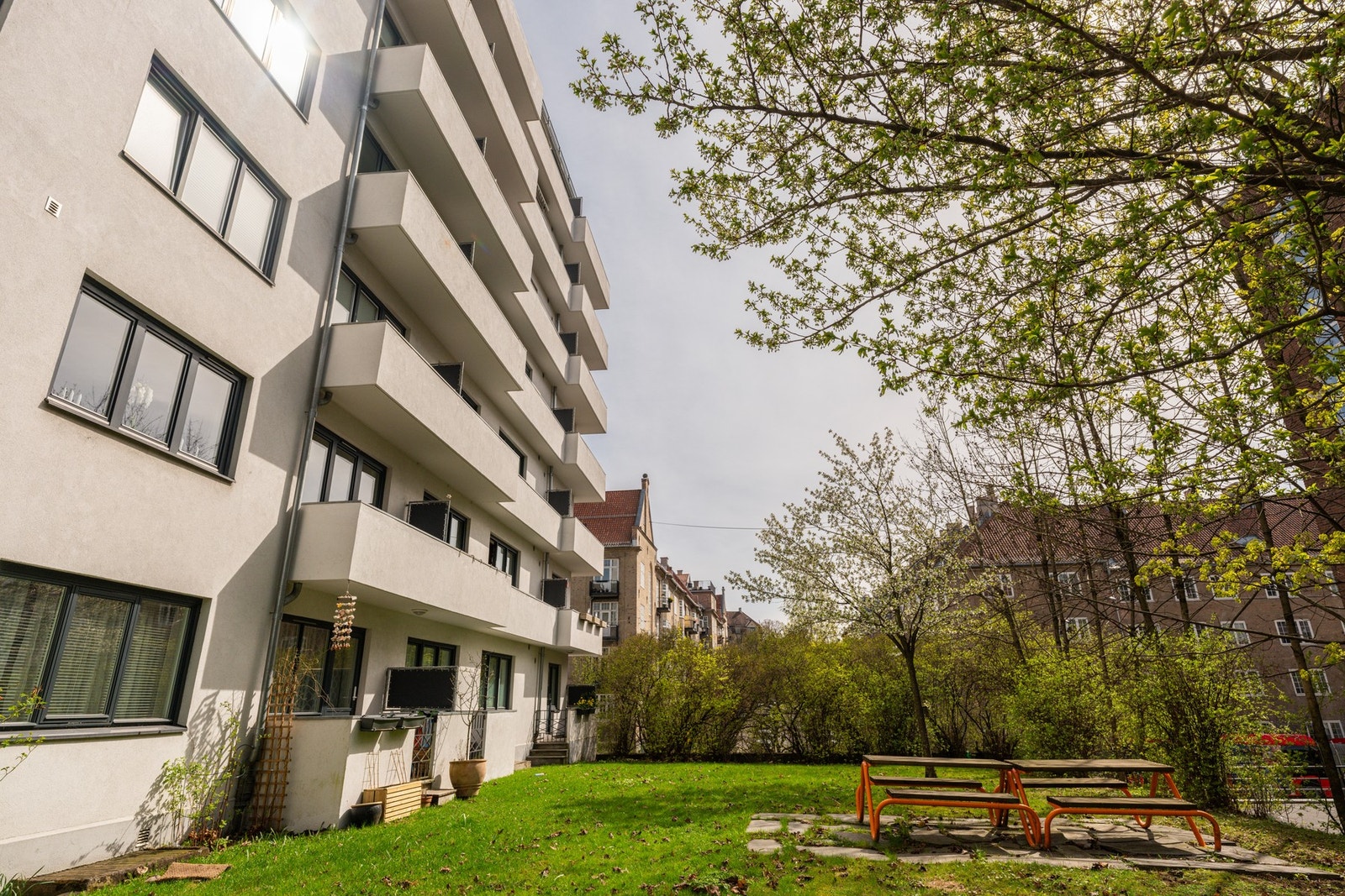 Boligen ligger i byggets 2. etasje. Galleribilde