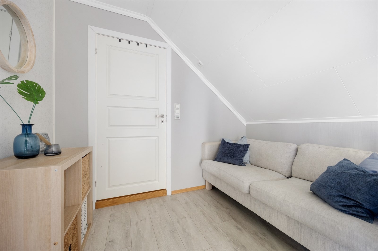 Med sine 9,5 m² er det plass til å innrede med koselig sittegruppe i gangen. Galleribilde