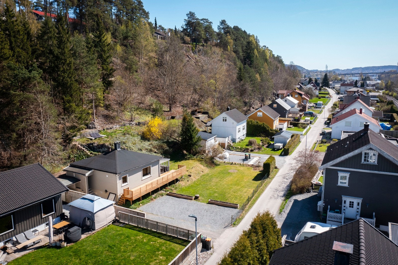 Meglerhuset Telemark v/ Thomas Valderhaug har gleden av å vise fram Eikornrødvegen 7! Galleribilde
