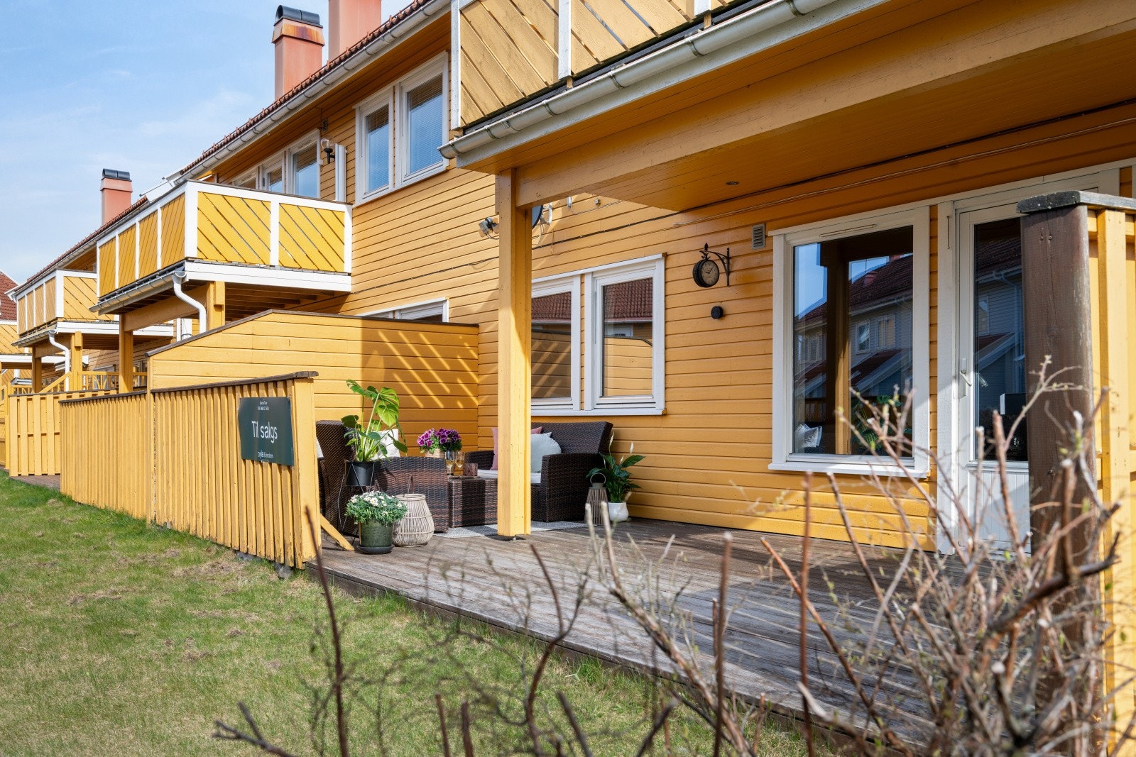 Terrassen er på hele 24 kvm og vender inn mot fellesområdet. Galleribilde
