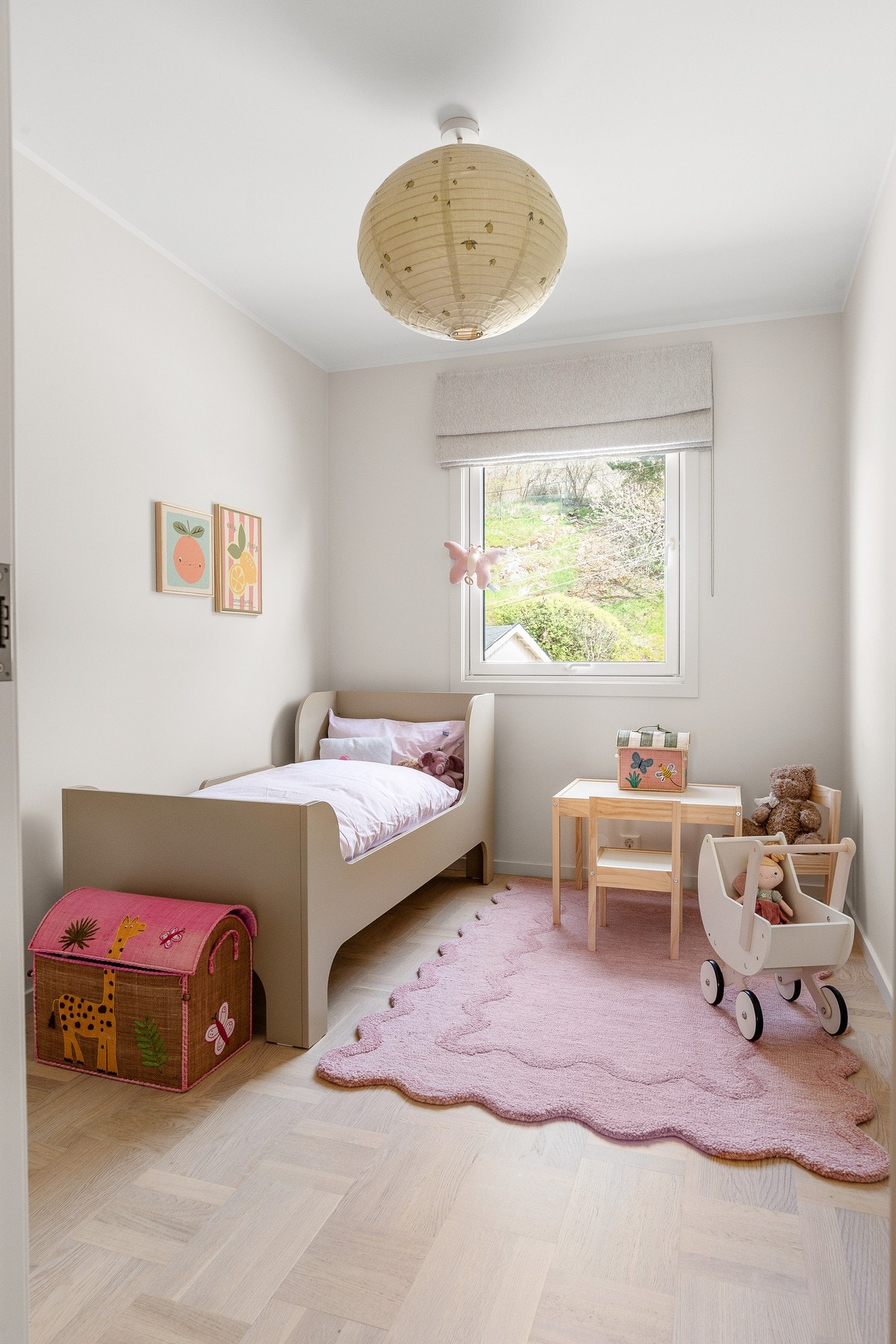 Rommene egner seg perfekt som barnerom, gjesterom eller hjemmekontor Galleribilde