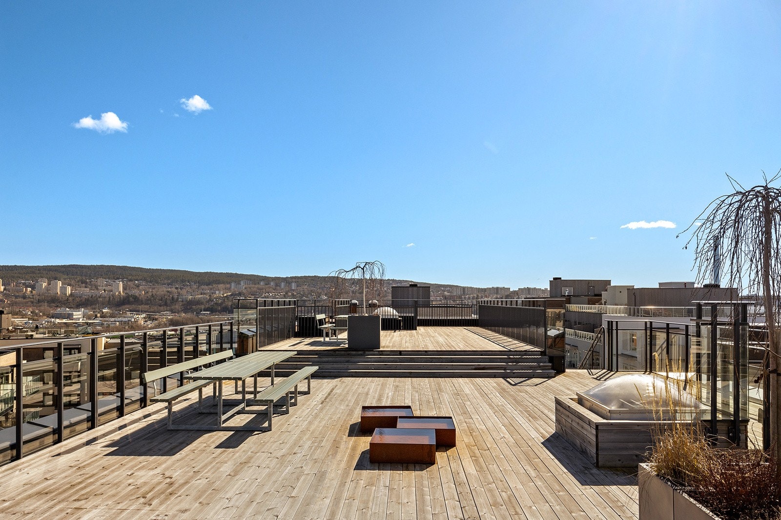 Leiligheten har tilgang til felles takterrasse. Galleribilde