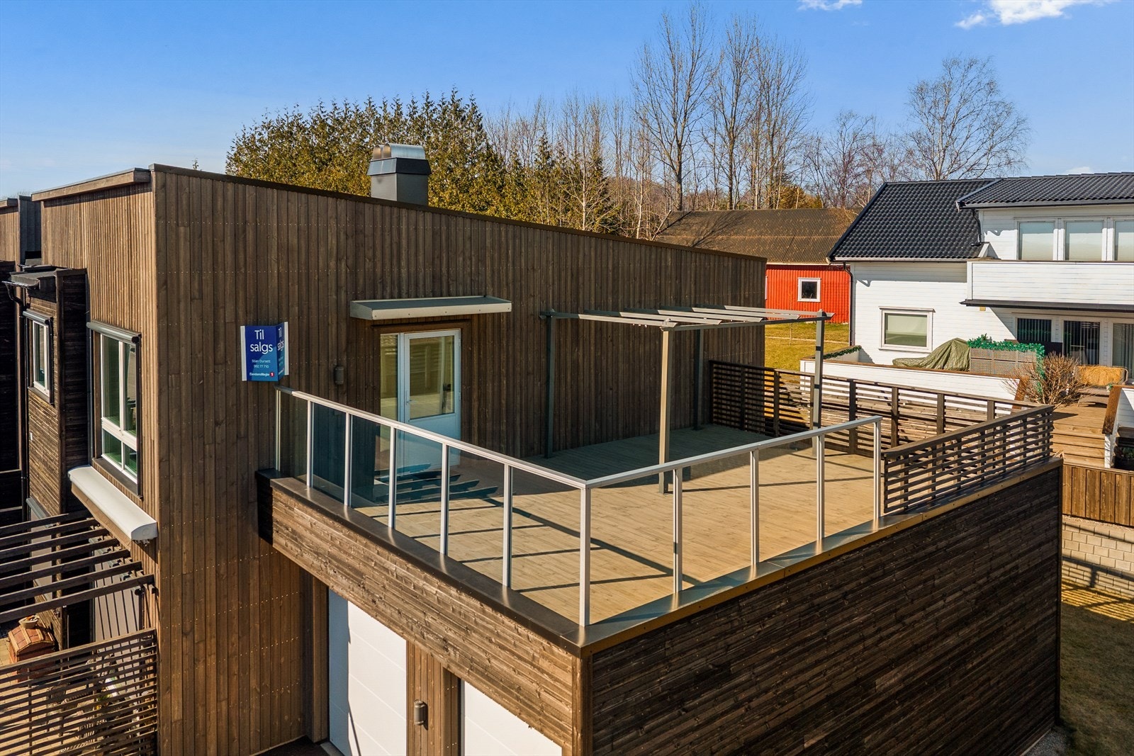 Stor, solrik takterrasse ca 50 kvm Galleribilde