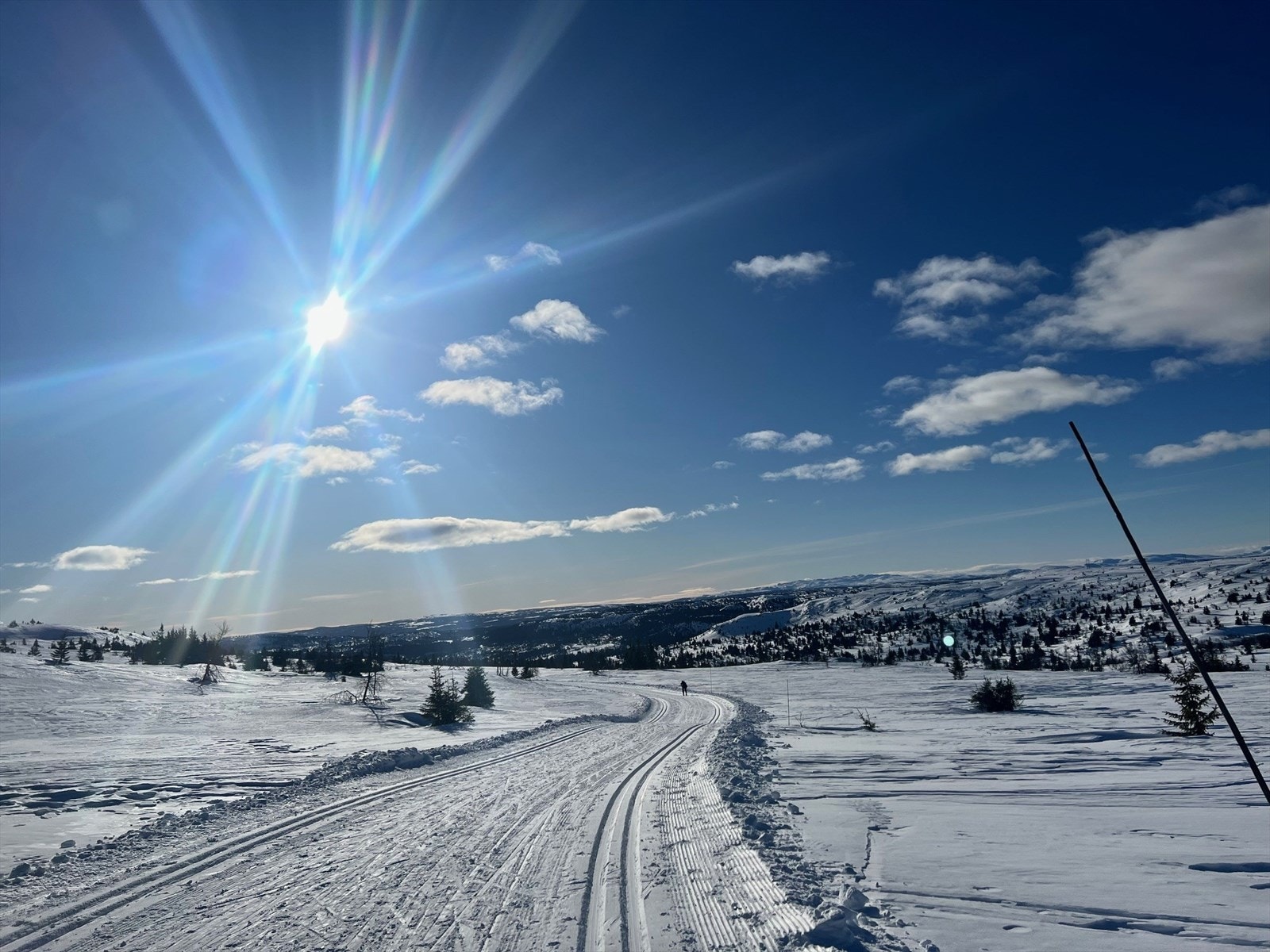 Skeikampen ligger i et snørikt område og er kjent for flotte langrennsområder med preparerte skiløyper. Galleribilde