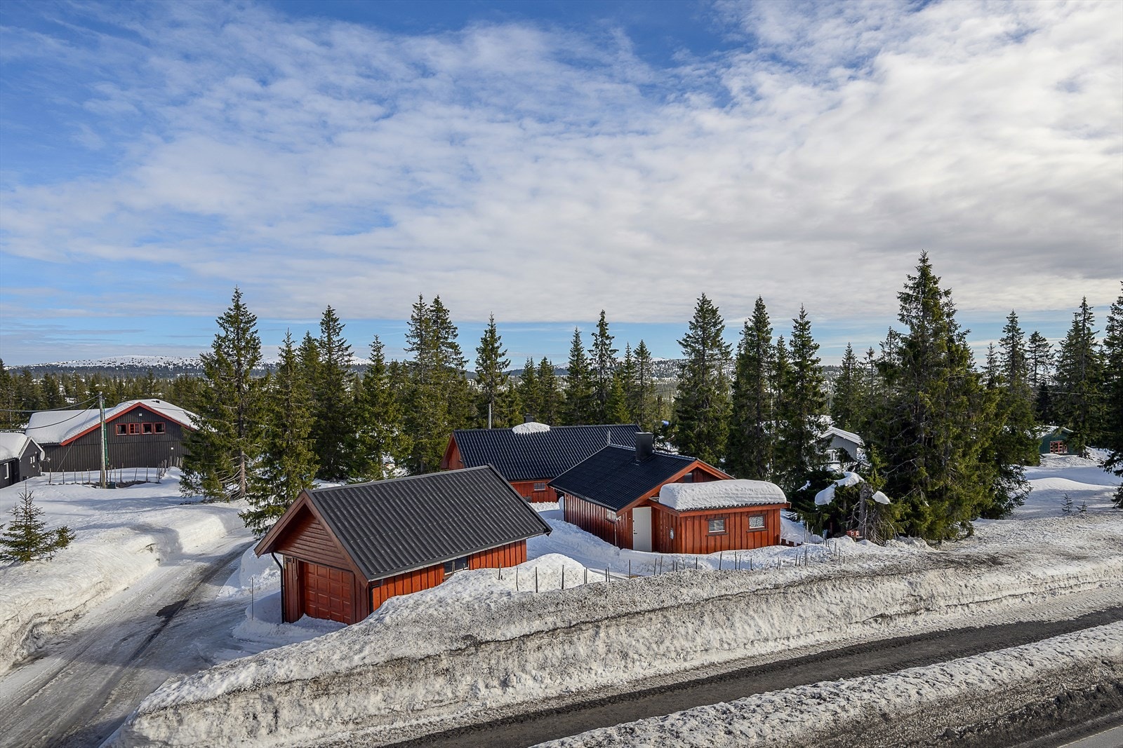 Med direkte utgang til oppkjørte skiløyper er dette et perfekt utgangspunkt for all aktivitet for hele familien, sommer som vinter. Galleribilde