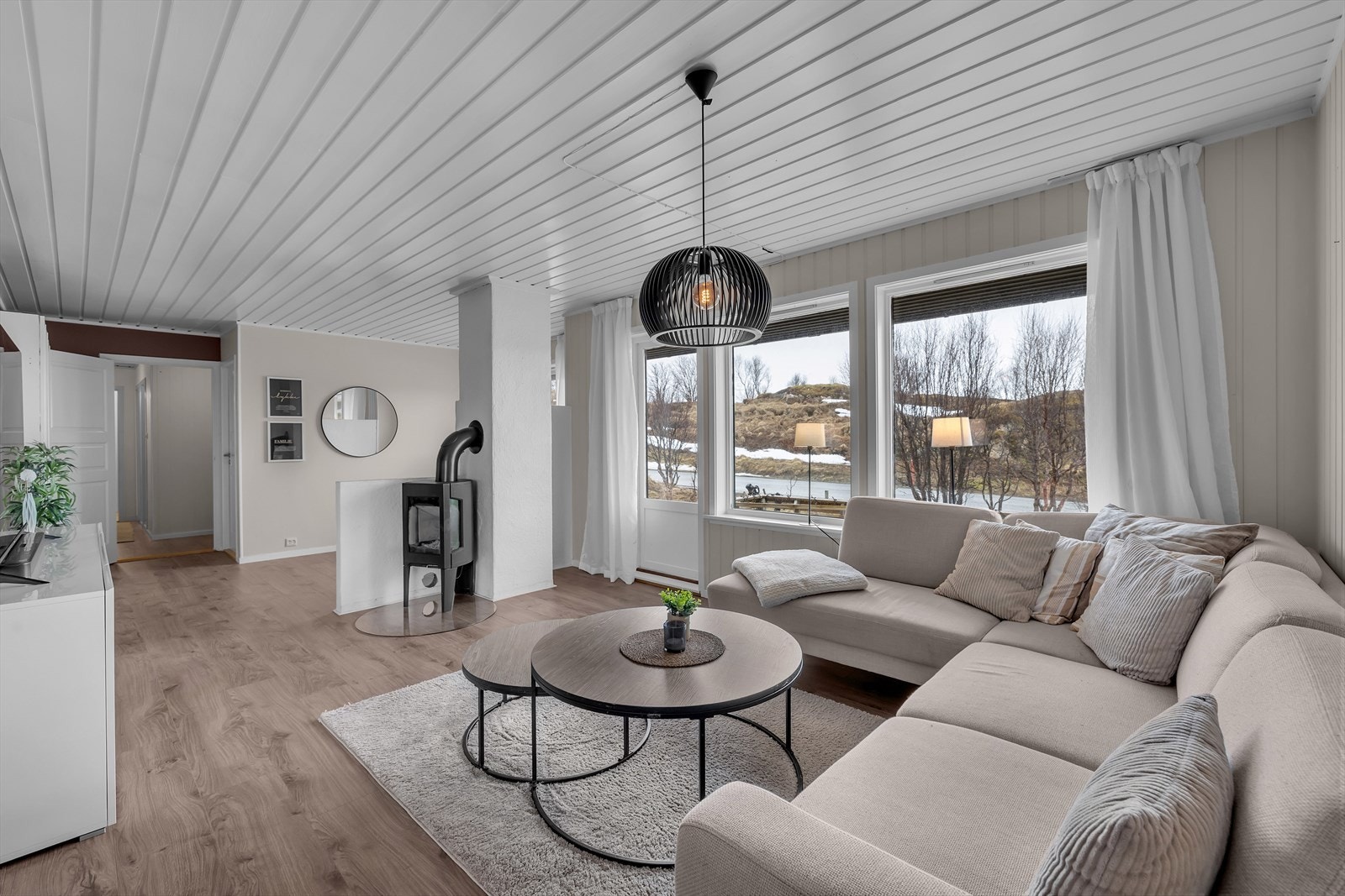 Fra stuen er det utgang til terrasse Galleribilde