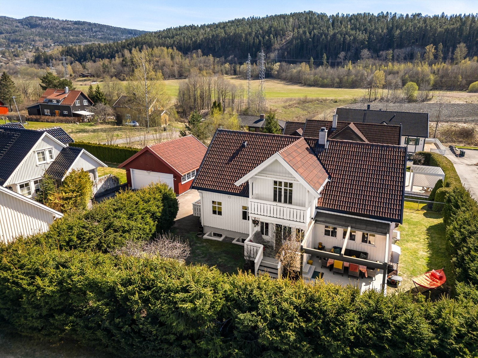 Nærhet til flere flotte turmuligheter til bl.a. Portåsen, MIF hytta og områdene rundt. Naturen her byr på milevis med skiløyper og tur/sykkelstier. Galleribilde