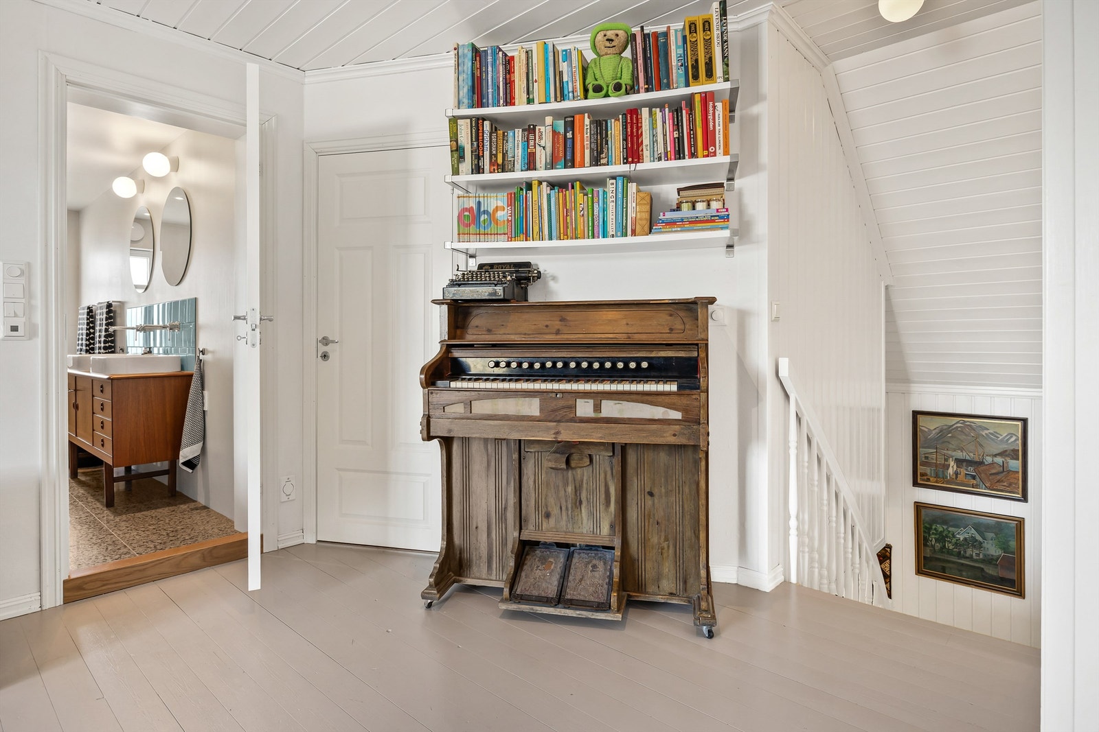 Fra loftstuen er det inngang til det delikate hovedbadet. Galleribilde