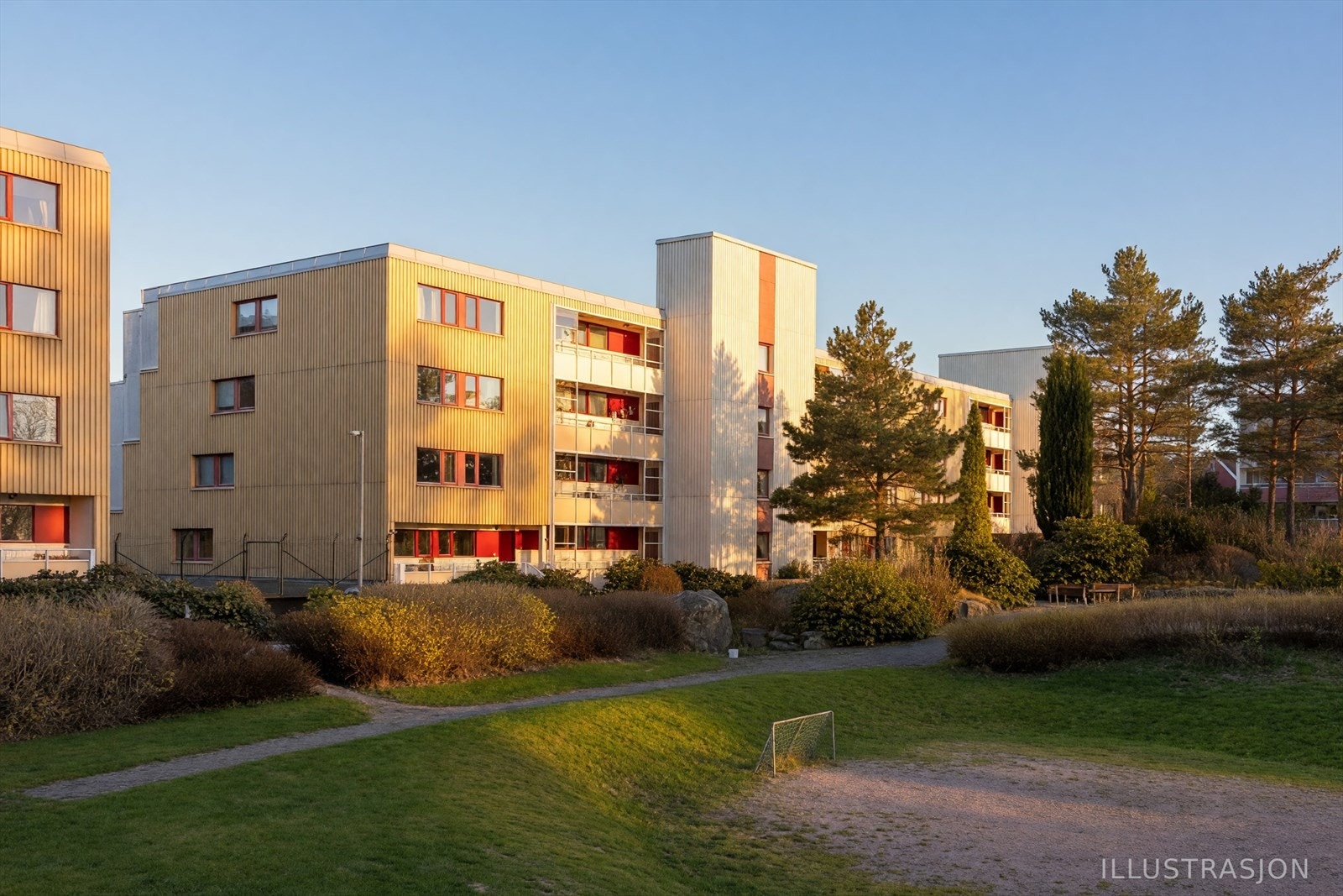Leiligheten skiller seg ut med egen inngang med nydelig morgensol. Galleribilde