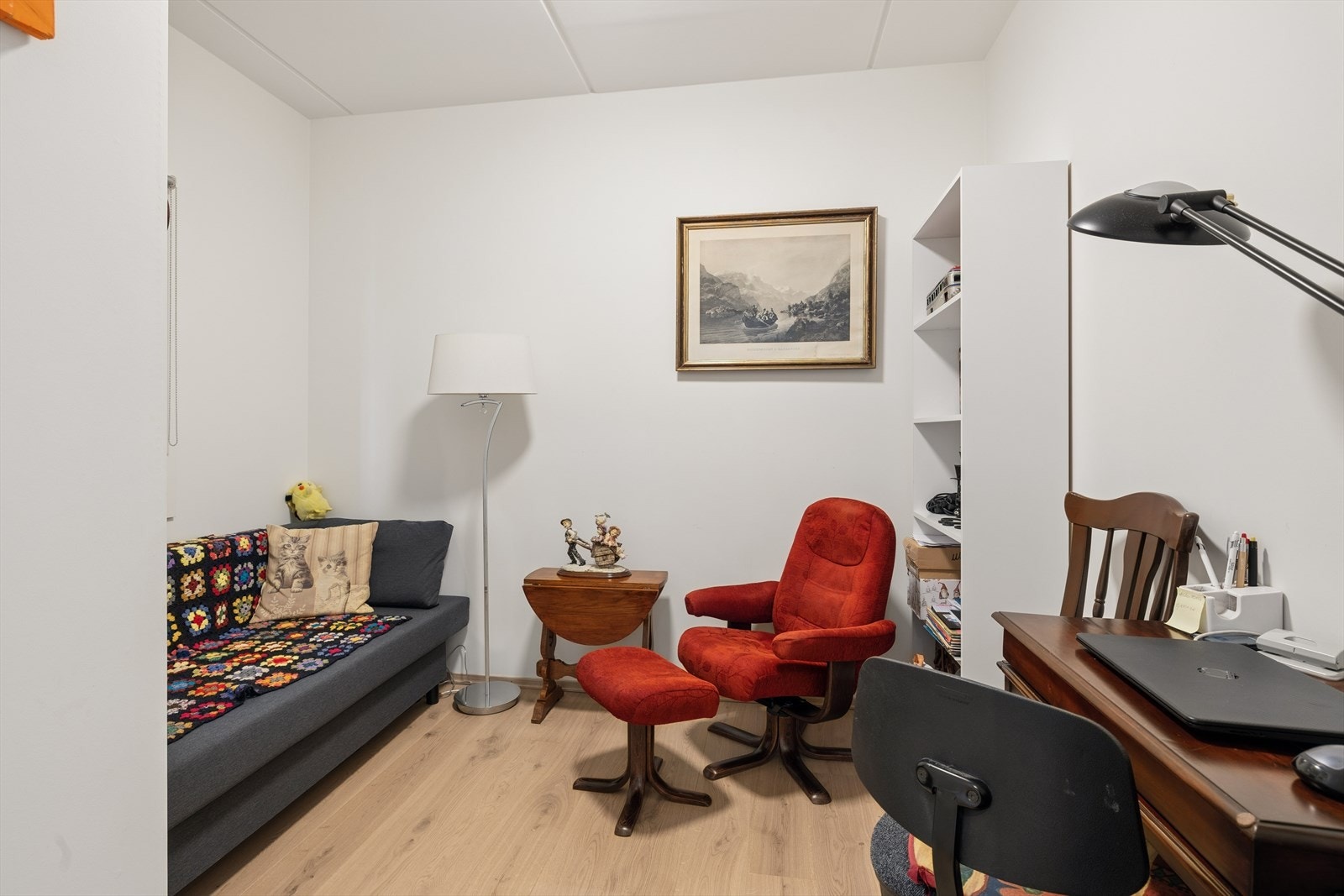 Det andre soverommet egner seg ypperlig som barnerom, gjesterom eller kontor, alt etter behov. Galleribilde