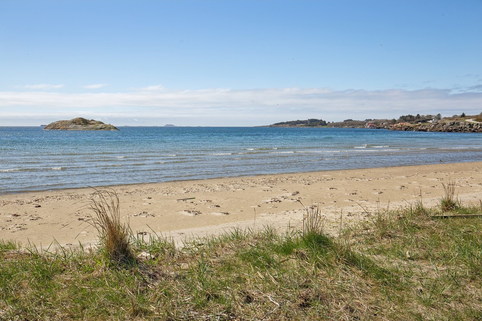 Fra leiligheten er det kort vei til Viste strand, et populært rekreasjonsområde med sandstrand og turmuligheter! Galleribilde