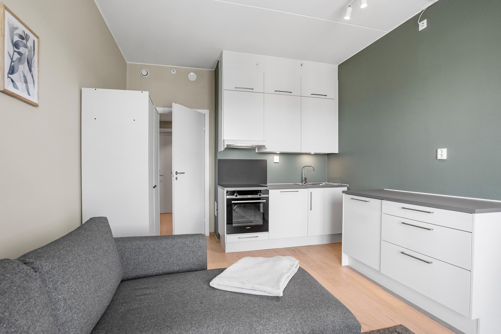 Boligen har balansert ventilasjon som sikrer et sunt og behagelig inneklima, året rundt. Galleribilde