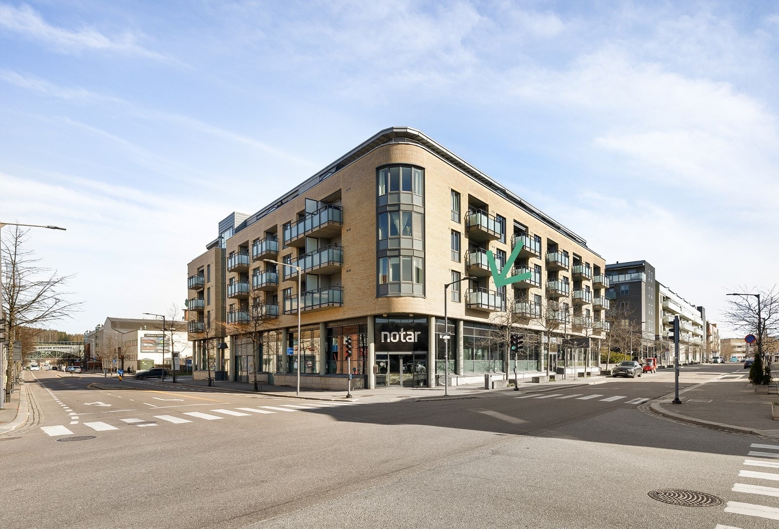Leiligheten har en fin beliggenhet midt i kjernen av Strømmen, og det er gangavstand til alt du måtte trenge i hverdagen. Galleribilde