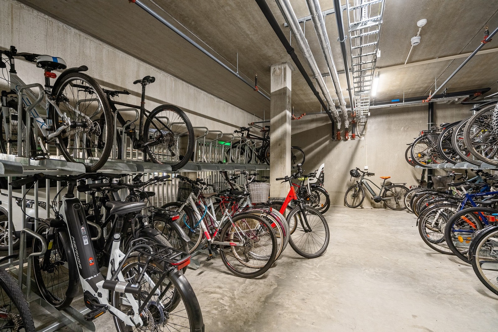 Avlåst sykkelparkeringsrom Galleribilde