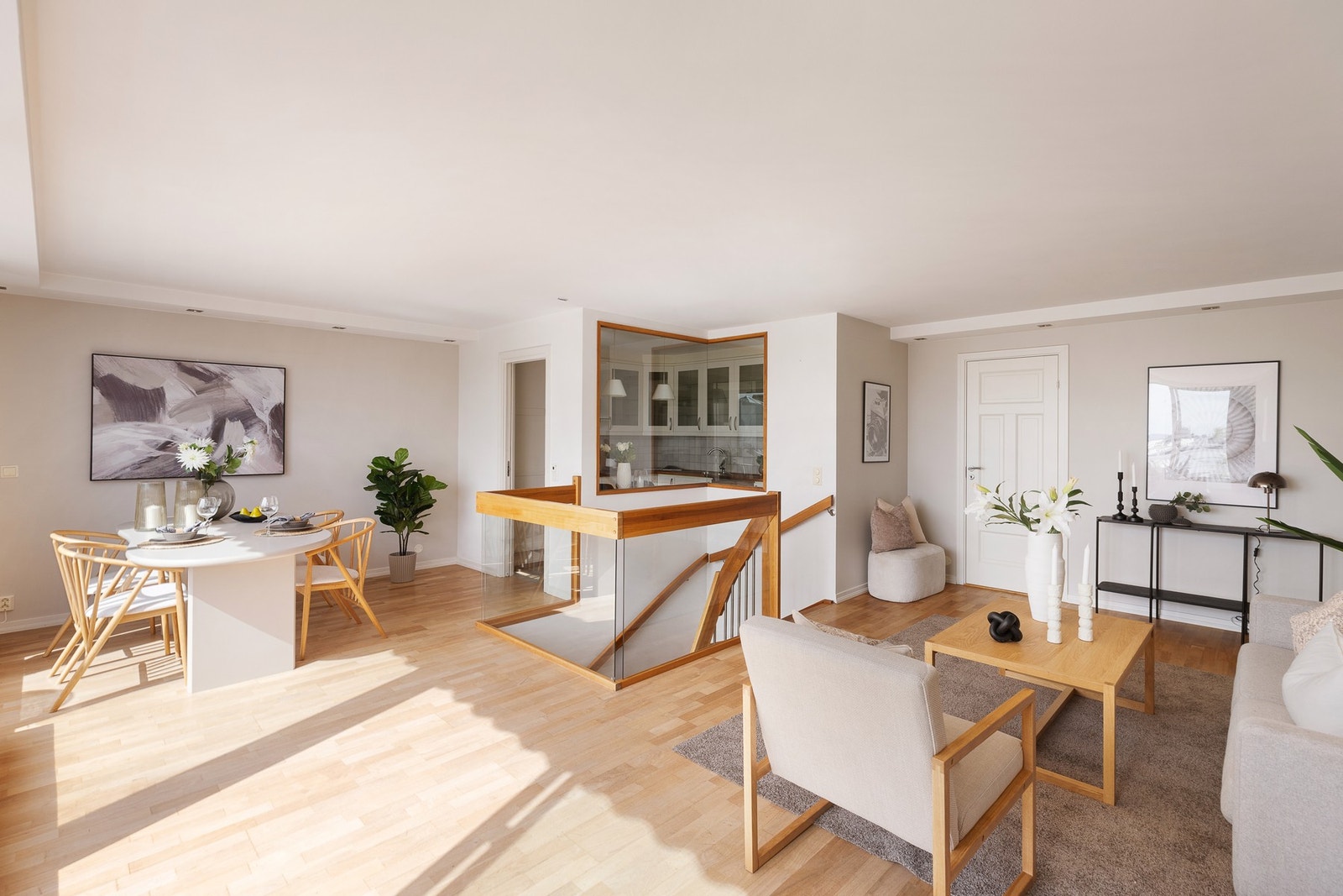 Stort bodareal inn døren t.h. Galleribilde