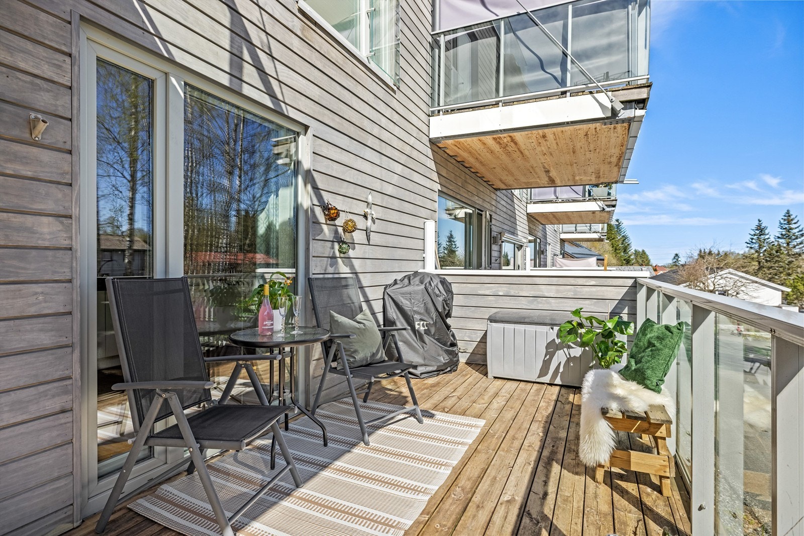 Romslig terrasse på 19 m² Galleribilde
