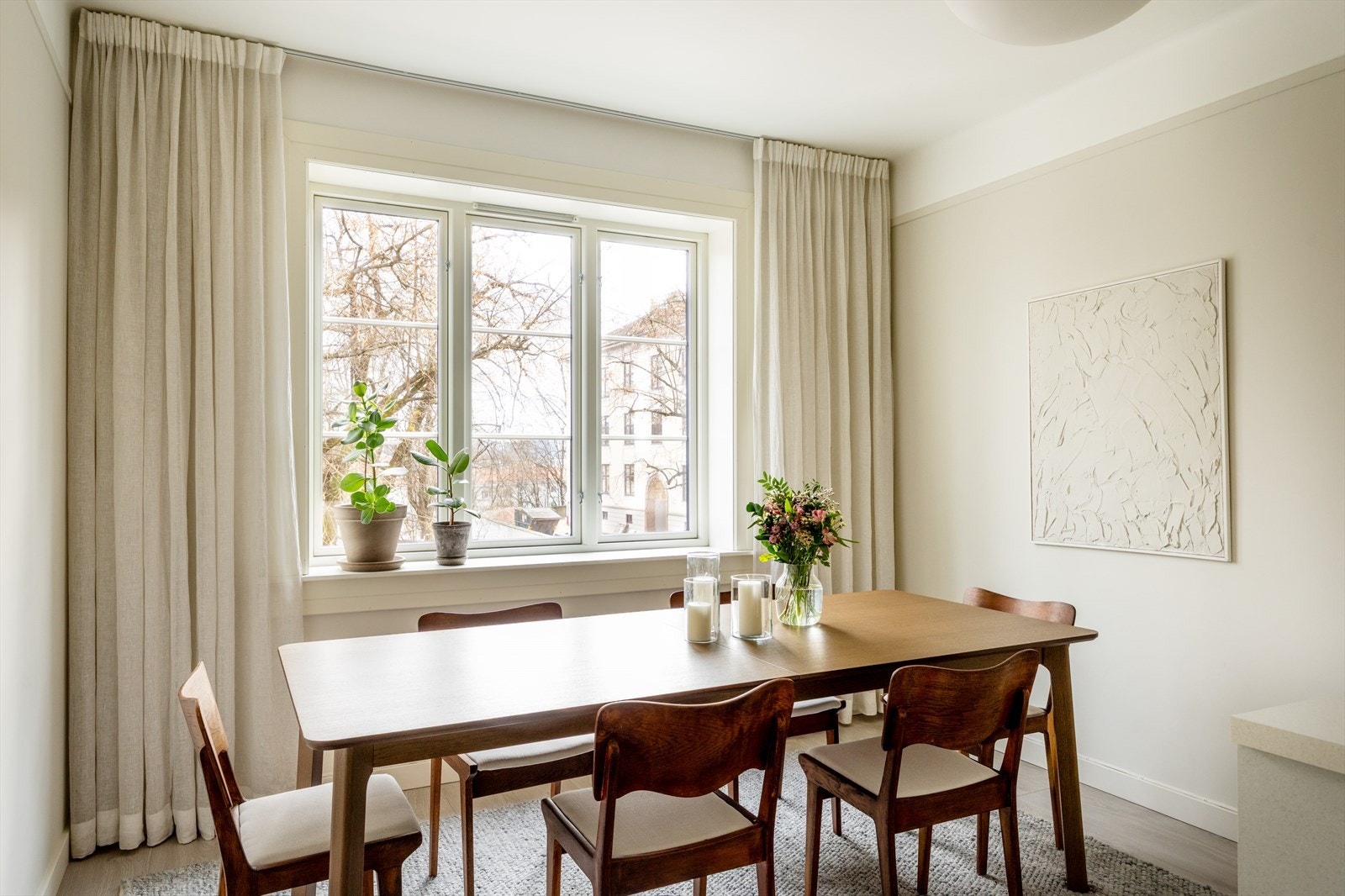 God plass til å invitere gjester på middagsbesøk og ha koselige stunder rundt middagsbordet. Galleribilde