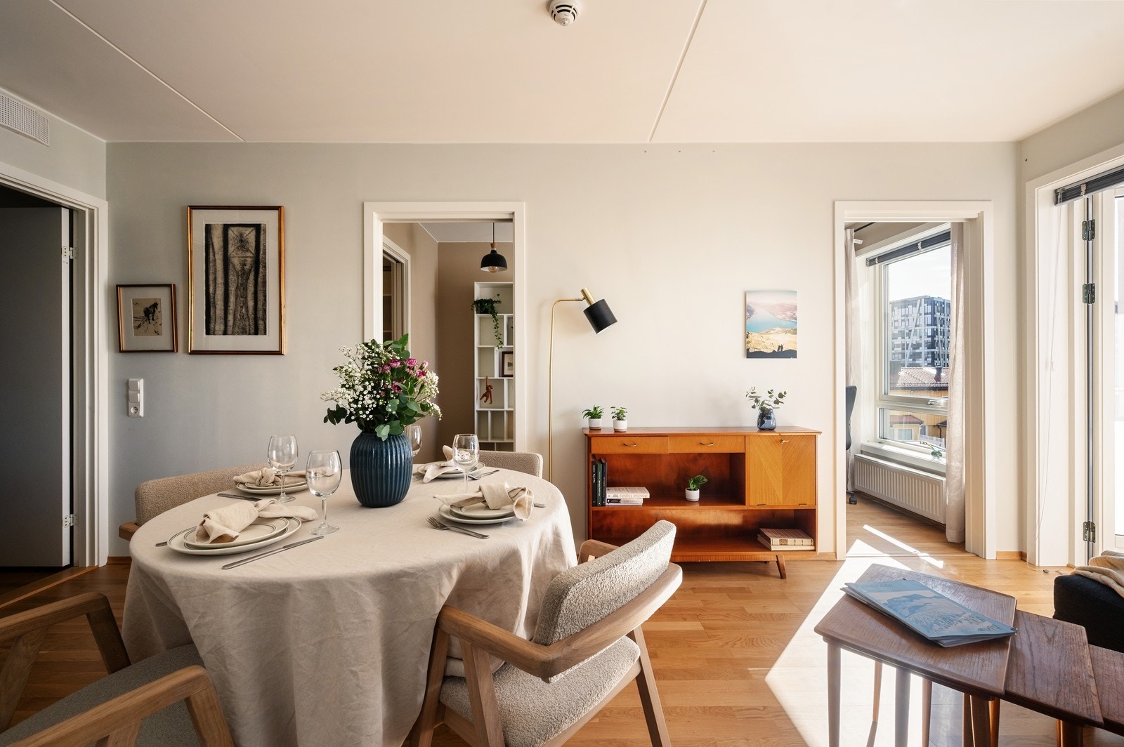 Stue/spiseplass Galleribilde