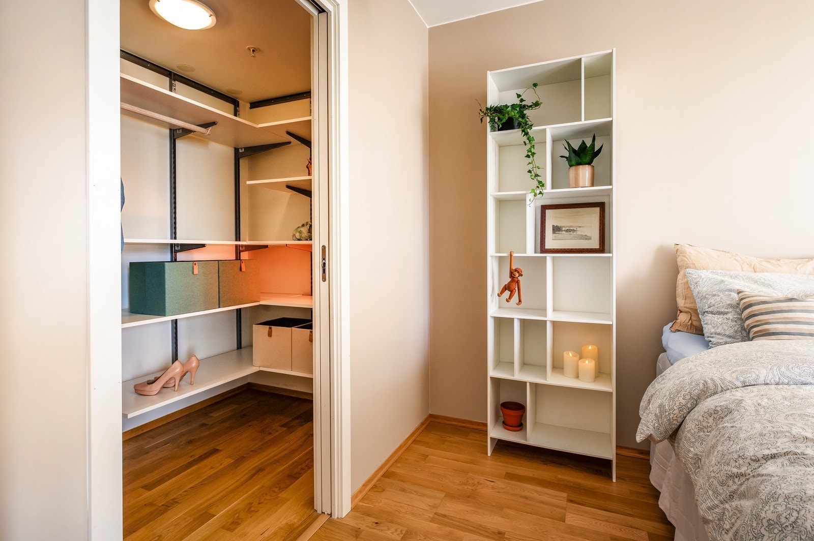 Soverom/innebod/walk-in Galleribilde
