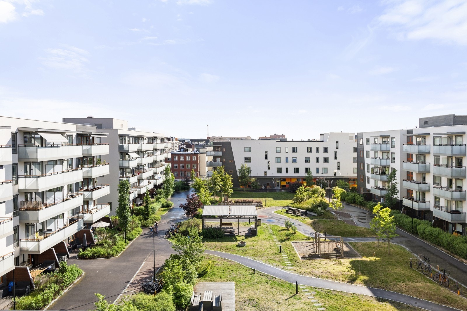 Bakgård Galleribilde