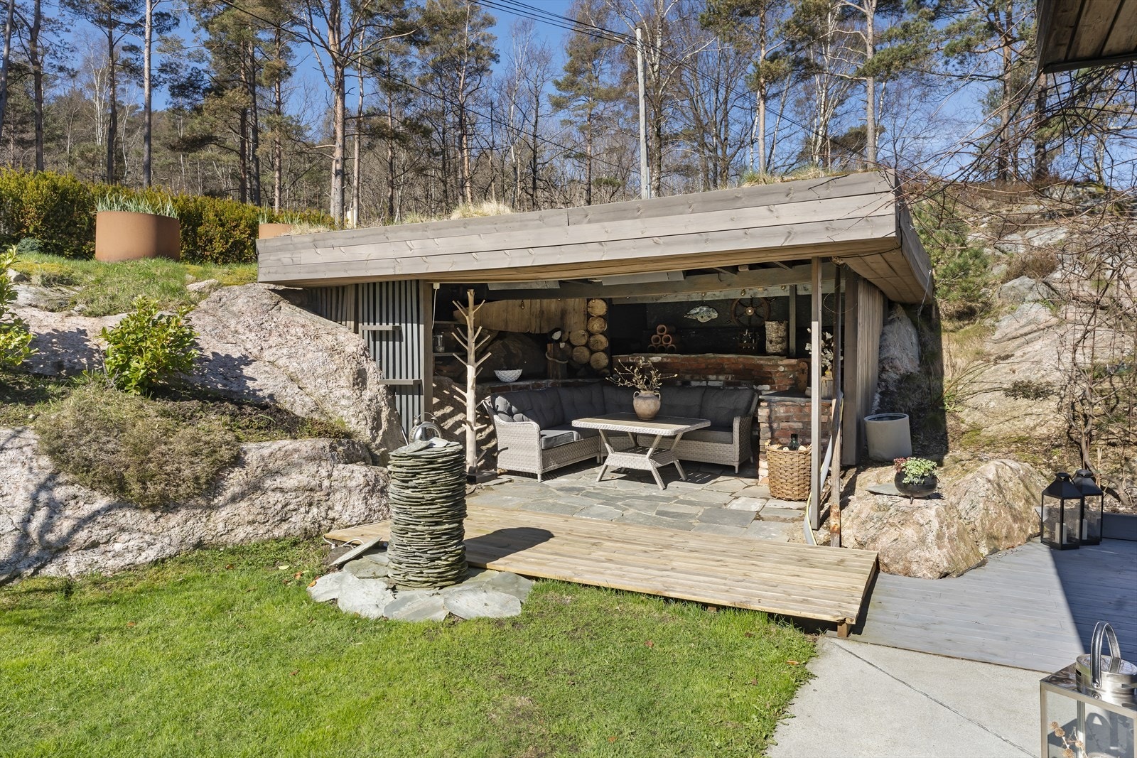 Takoverbygg ved inngangen Galleribilde