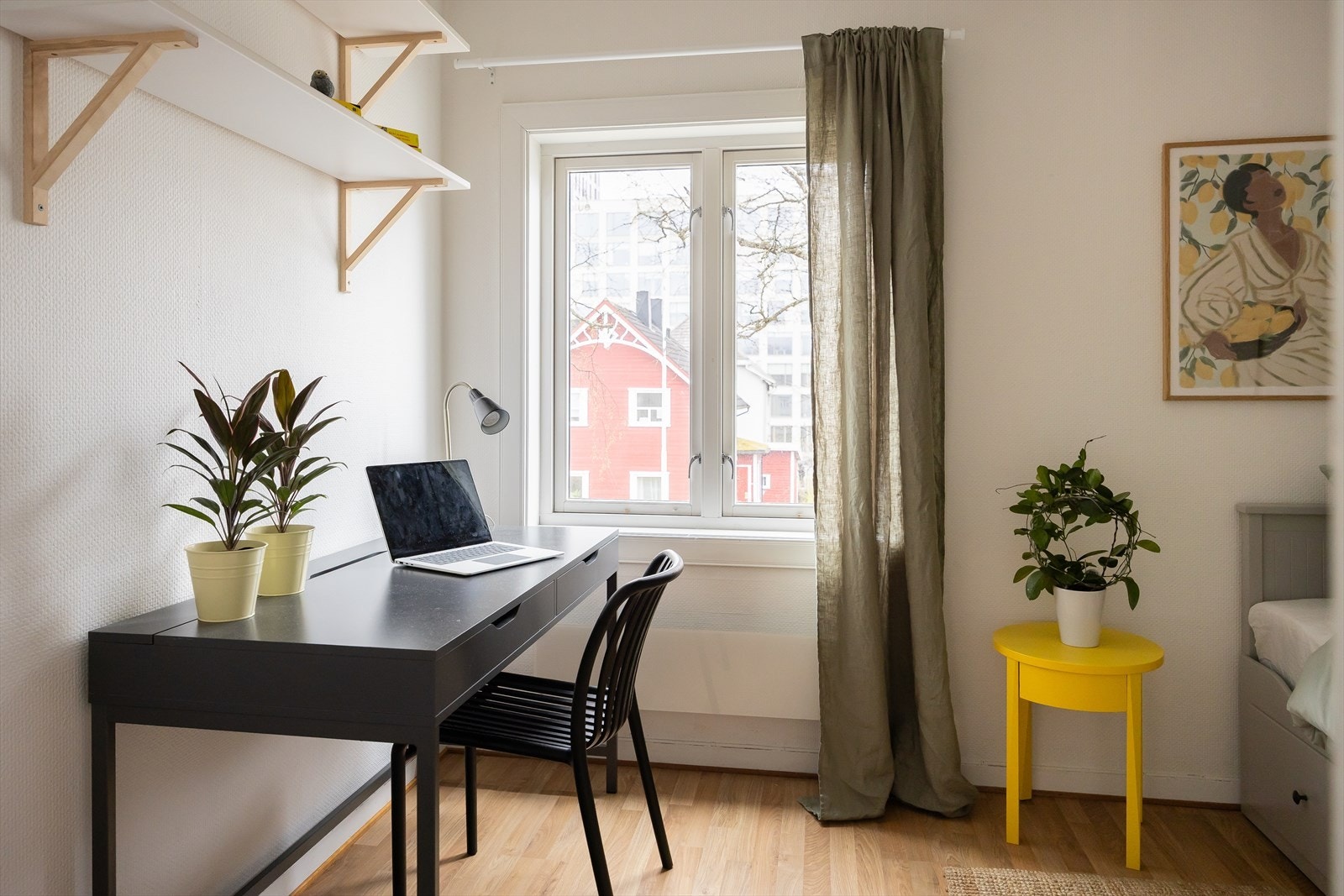 De ekstra soverommene egner seg godt som bla. gjesterom, kontor eller utleie. Galleribilde