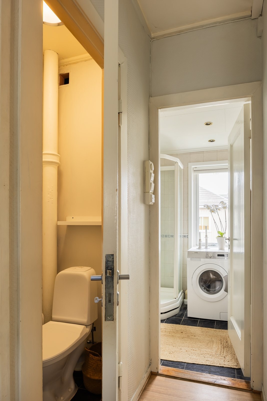 Adskilt WC-rom, noe som er praktisk dersom man bor flere sammen. Galleribilde
