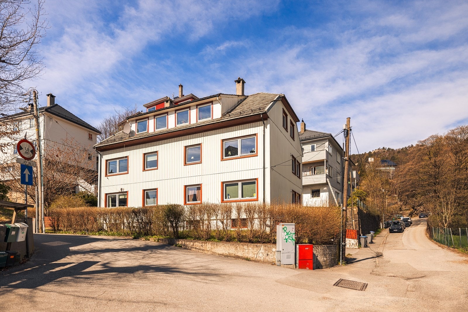 Eiendomsmegler Lars D. Mæland presenterer denne toppleiligheten i Søndre Øyjorden 53! Galleribilde