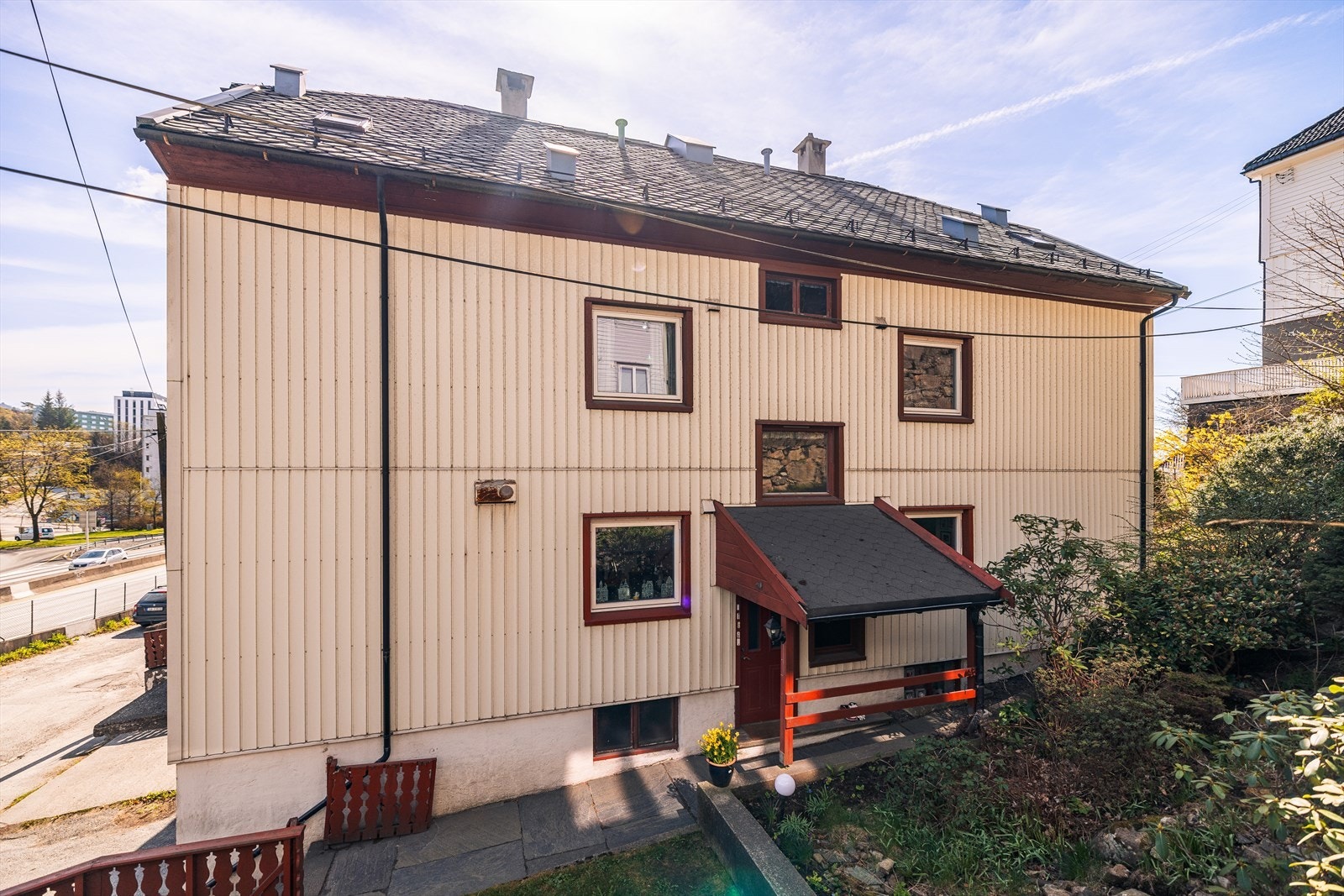 Sameiet består av 6 seksjoner, fordelt på 3 etg. Galleribilde
