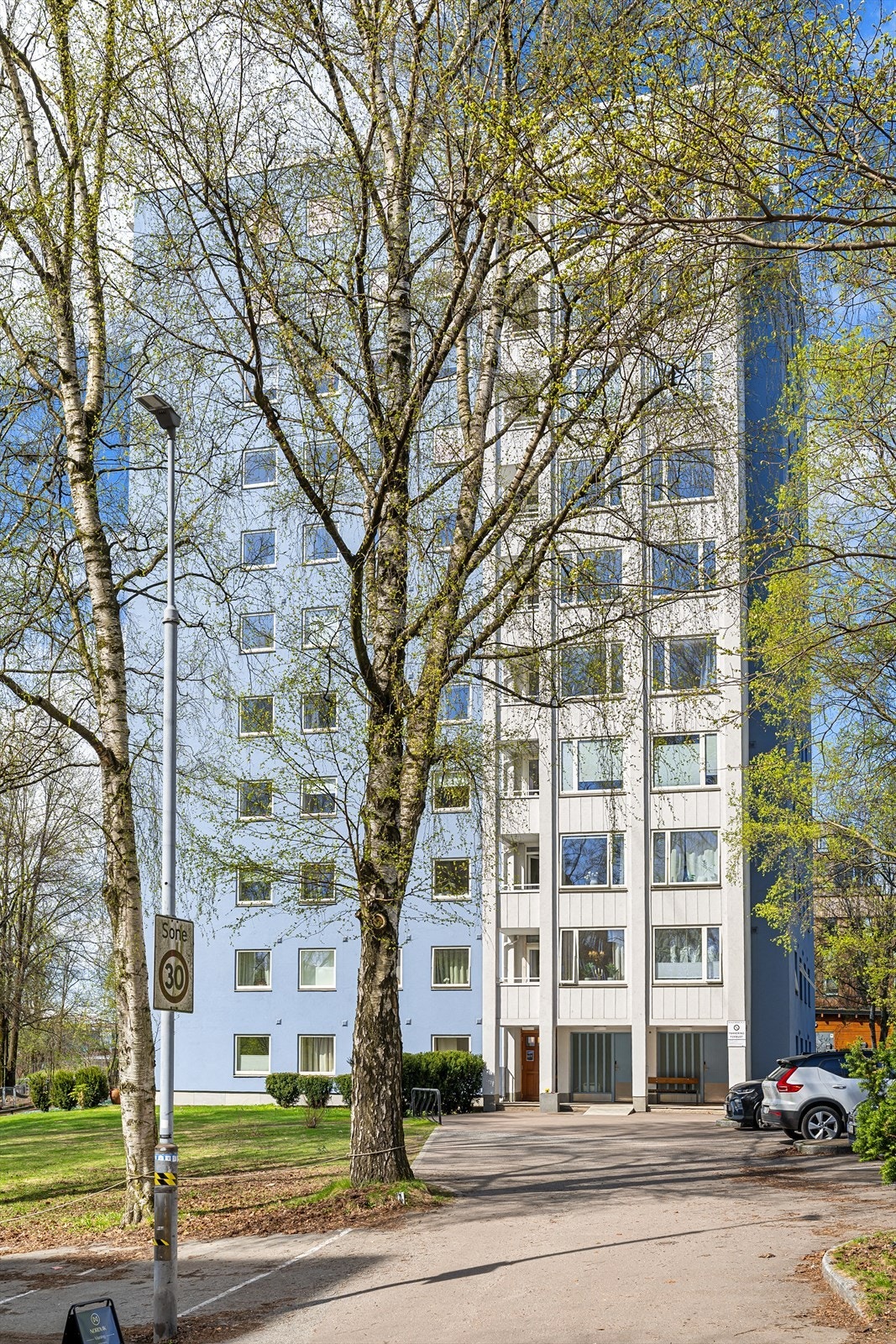 Bygget er fra 1959 og sameiet består av 90 seksjoner. Galleribilde