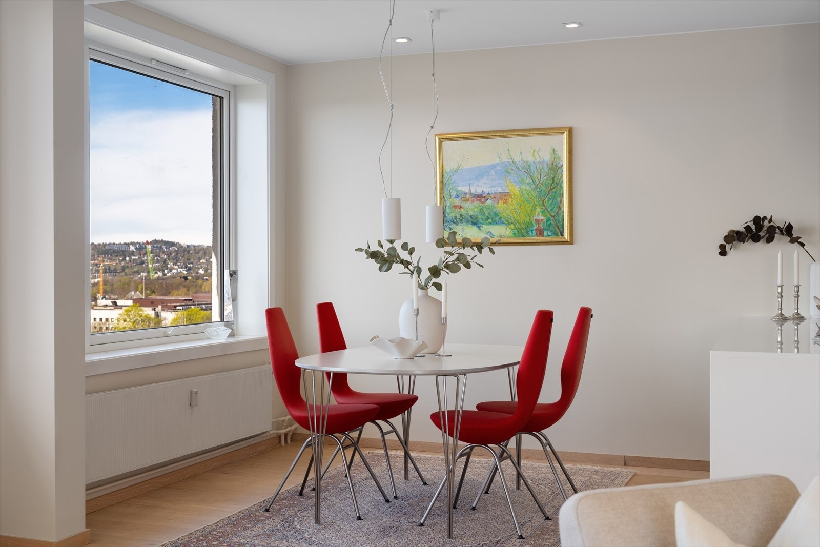 Har kan du nyte utsikten over Oslo mens du spiser et hyggelig måltid. Galleribilde