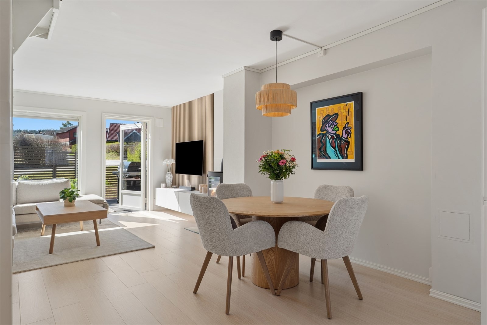 Den sosiale sonen er gjennomtenkt med en åpen løsning som inviterer til samvær, samtidig som de ulike funksjonene er tydelig definert. Galleribilde