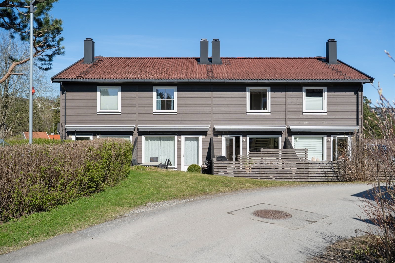 Rekkehus i Furulund Borettslag, bygget i 1992. Galleribilde
