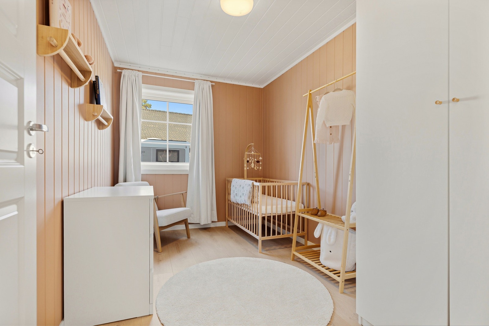 Soverom 2 passer godt som barnerom, gjesterom eller kontor. Galleribilde
