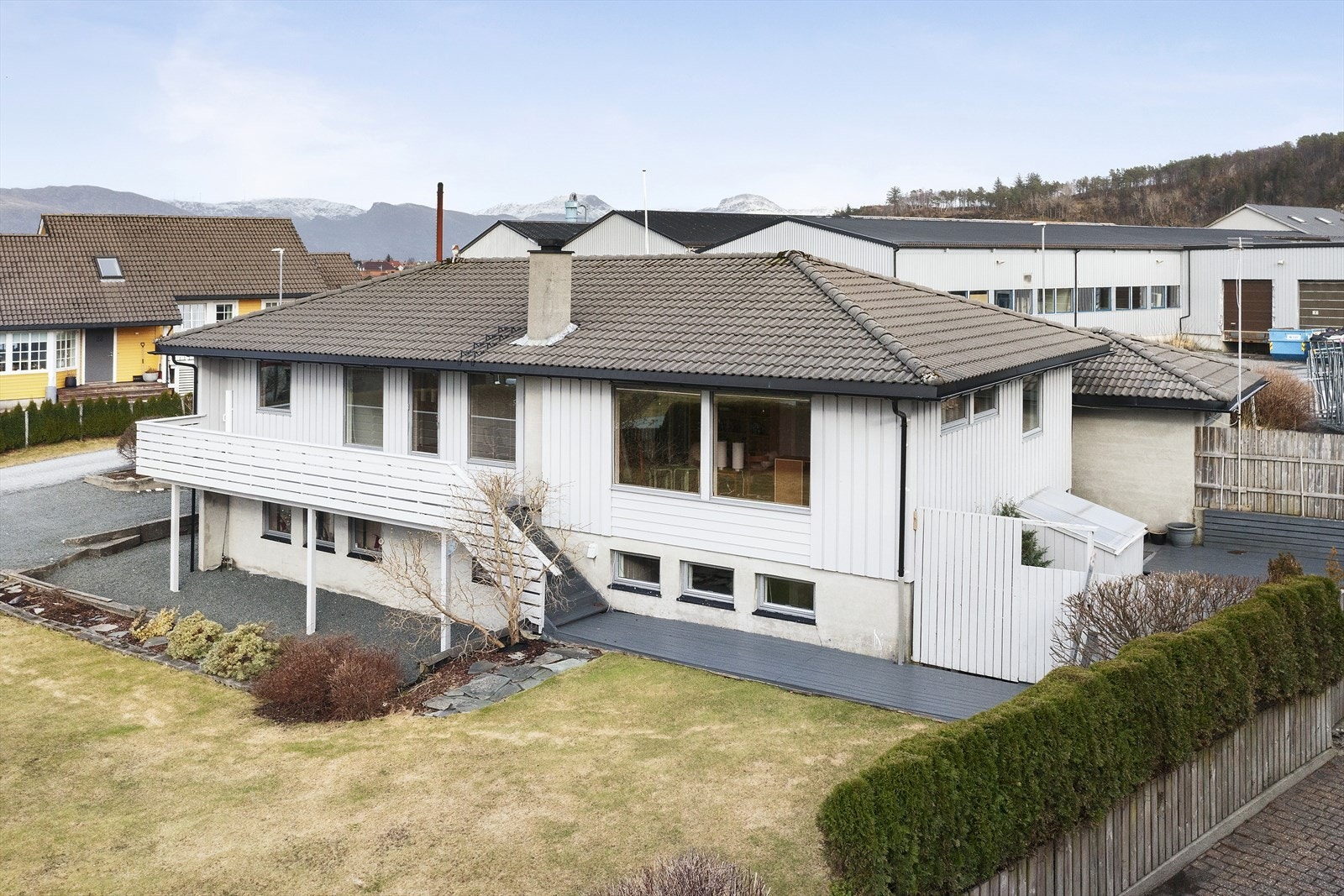 Tomten(e) er oppmålt 865 m² Galleribilde