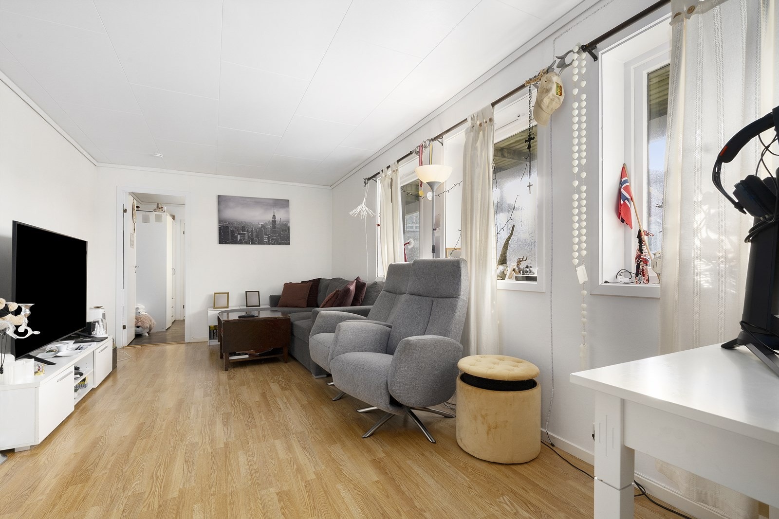 Leiligheten består av vindfang, stue, kjøkken, bad, soverom og bod. Galleribilde