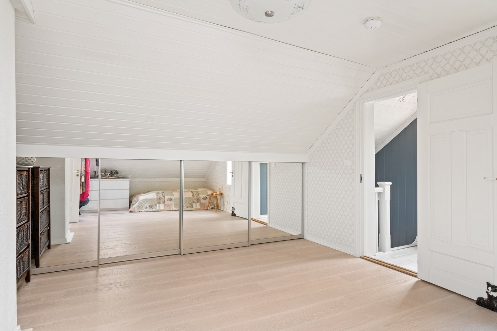 God utnyttelse av plass ved knevegg. Galleribilde