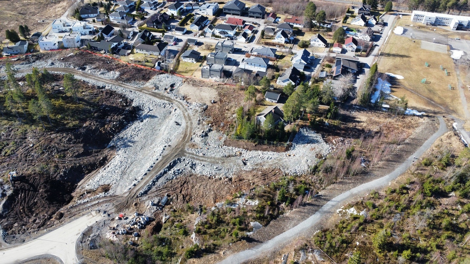 Eiendommene er regulert til bolig med tilhørende infrastruktur. Galleribilde