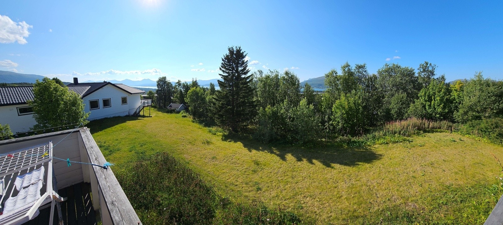 Selgers private bilde. Utsikt mot vest.