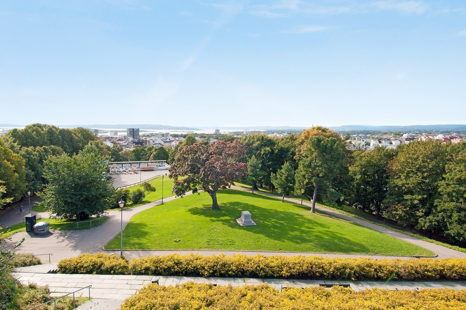 St. Hanshaugen park ligger i kort gangavstand og tilbyr blant annet treningsfasiliteter, dam og utsikt. Galleribilde