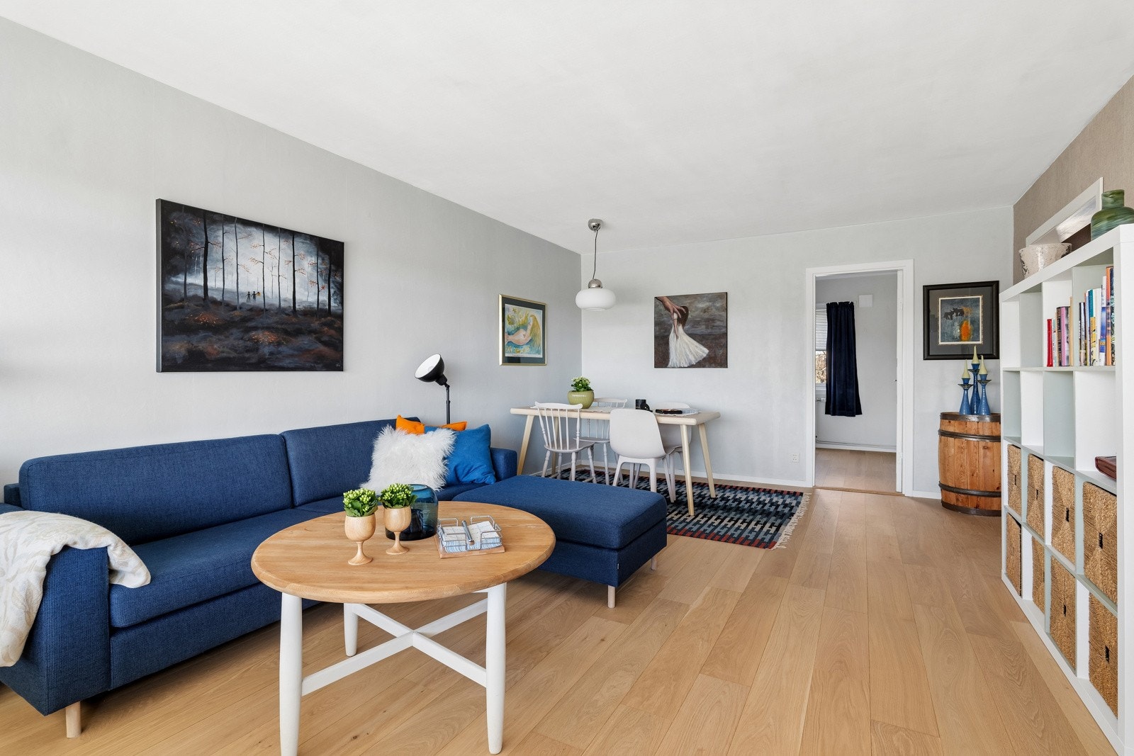 Stue med 1-stavs eikeparkett Galleribilde