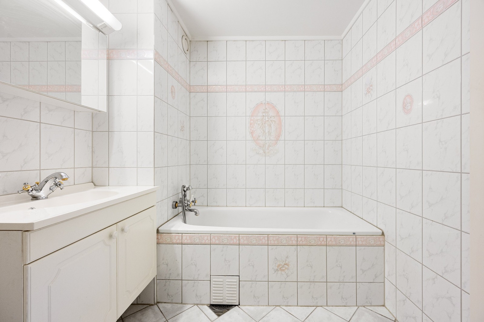 Servant og badekar. Galleribilde